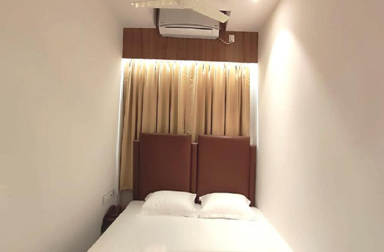 Staymaker Hotel Mohan Palace Baharampur Buitenkant foto